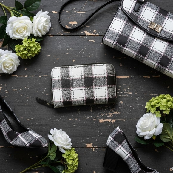 Wallet - Picture 2 of 15